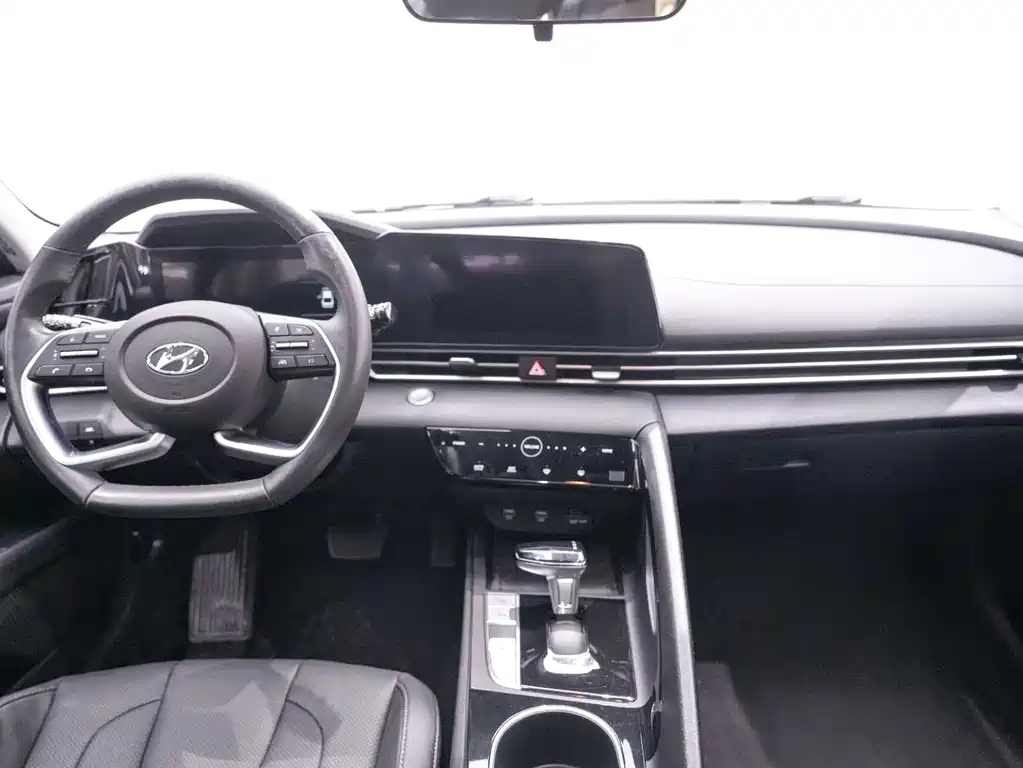 Hyundai Elantra — миниатюра 12