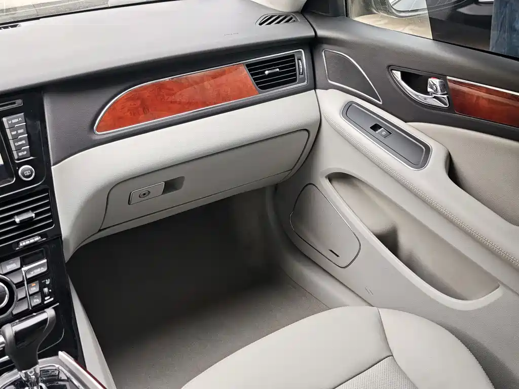 Hongqi Hongqi H7 — миниатюра 15