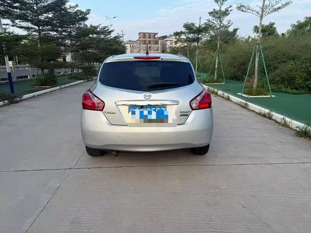 Nissan Tiida — миниатюра 5