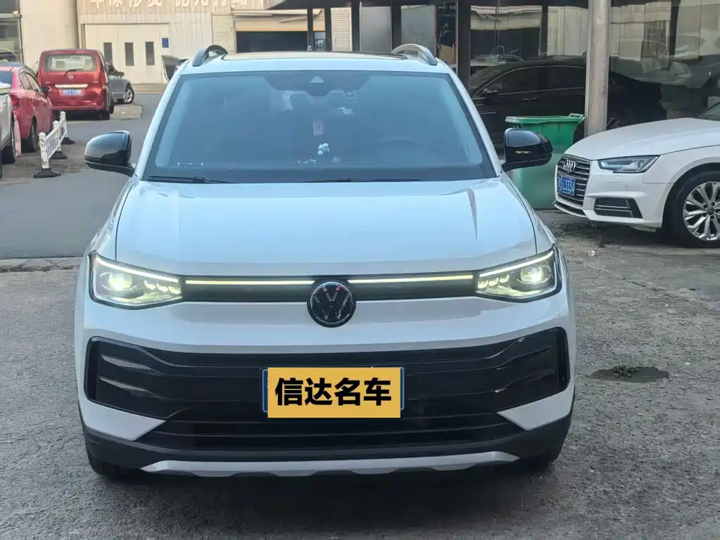 Volkswagen Tharu — миниатюра 2