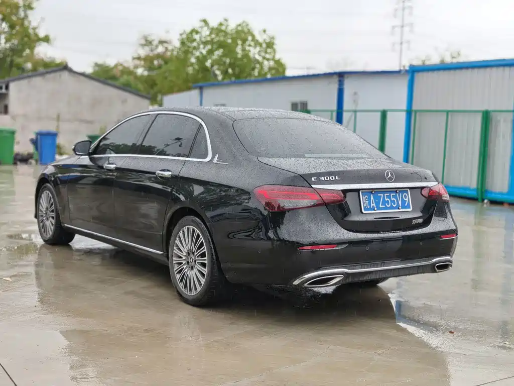 Mercedes-Benz E-Class — миниатюра 5