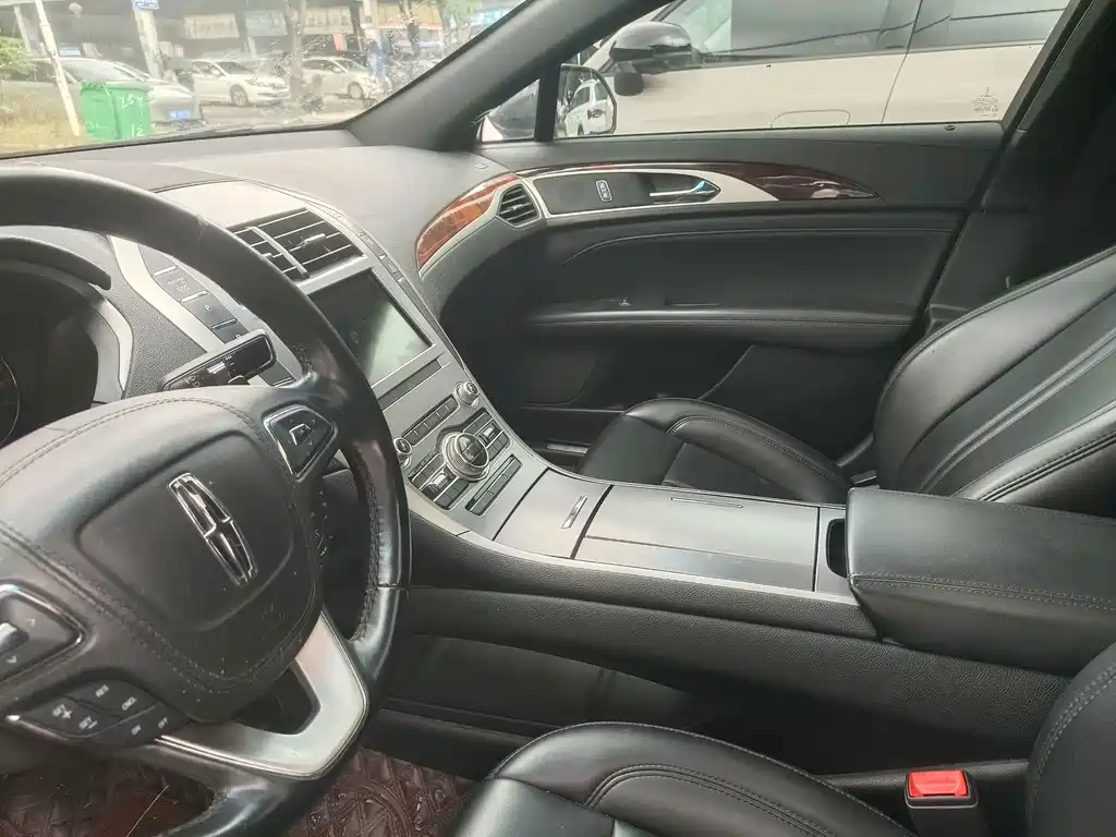 Lincoln MKZ — миниатюра 7
