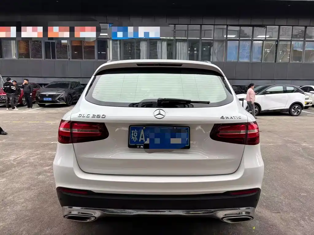 MERCEDES-BENZ GLC