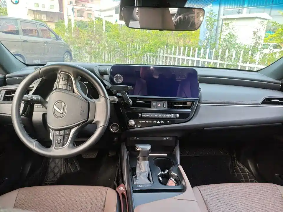 Lexus ES — миниатюра 4