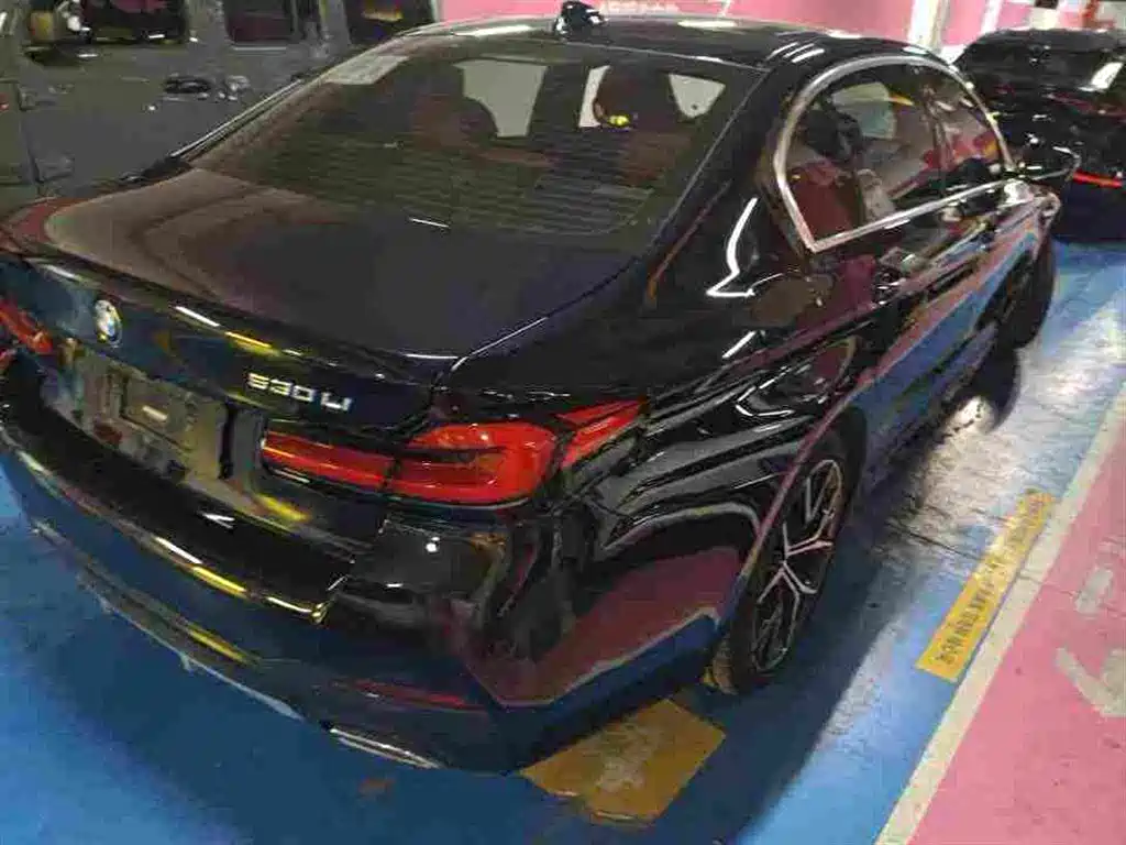 BMW 5 Series — миниатюра 7