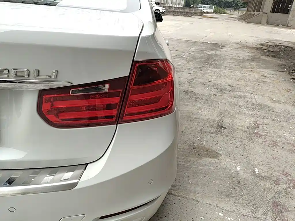 BMW 3 Series — миниатюра 8