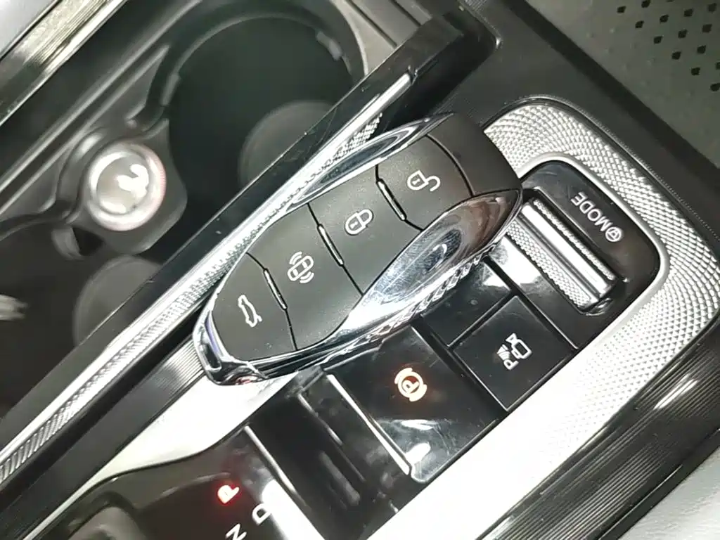 Hongqi Hongqi H5 PHEV — миниатюра 9
