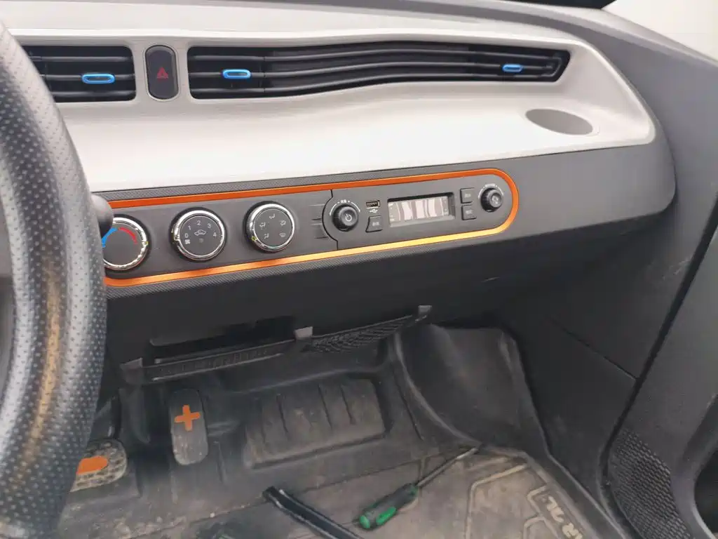 Wuling MINIEV — миниатюра 13