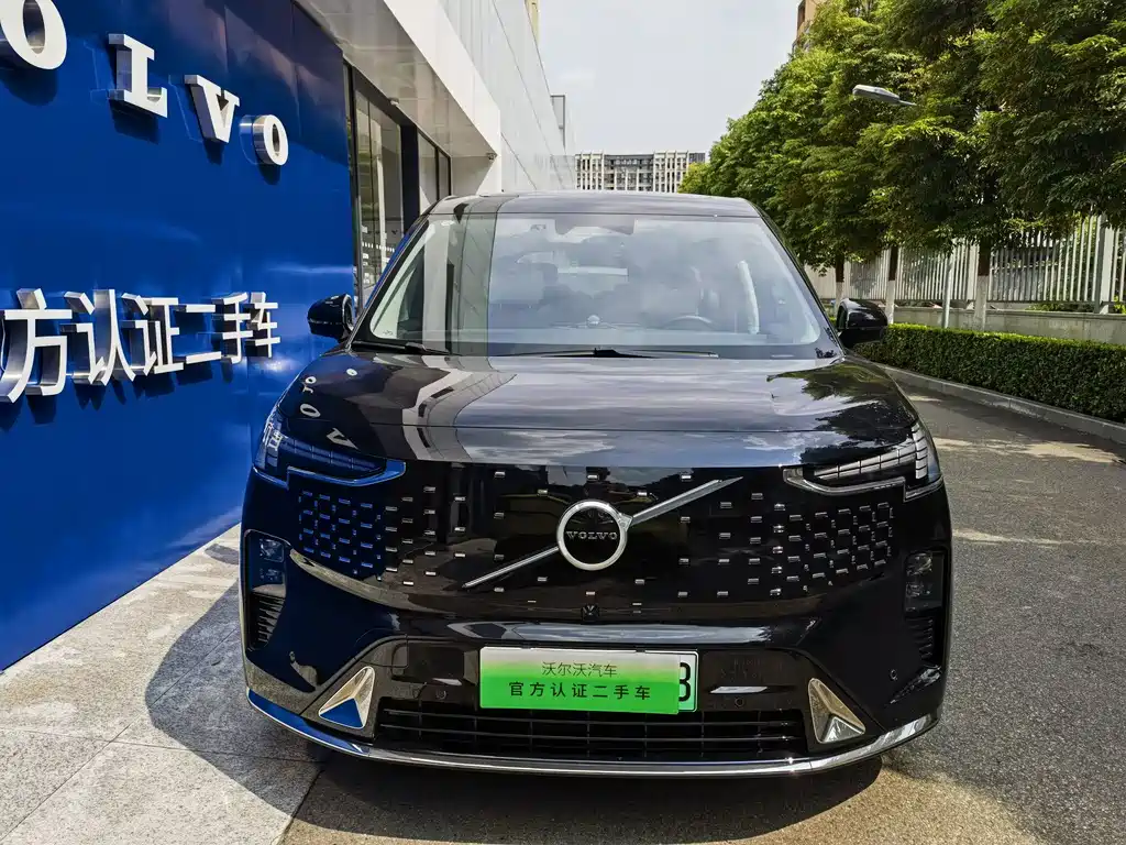 Volvo EM90 — миниатюра 2