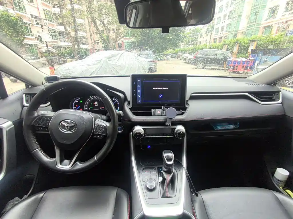 Toyota RAV4 Prime — миниатюра 10