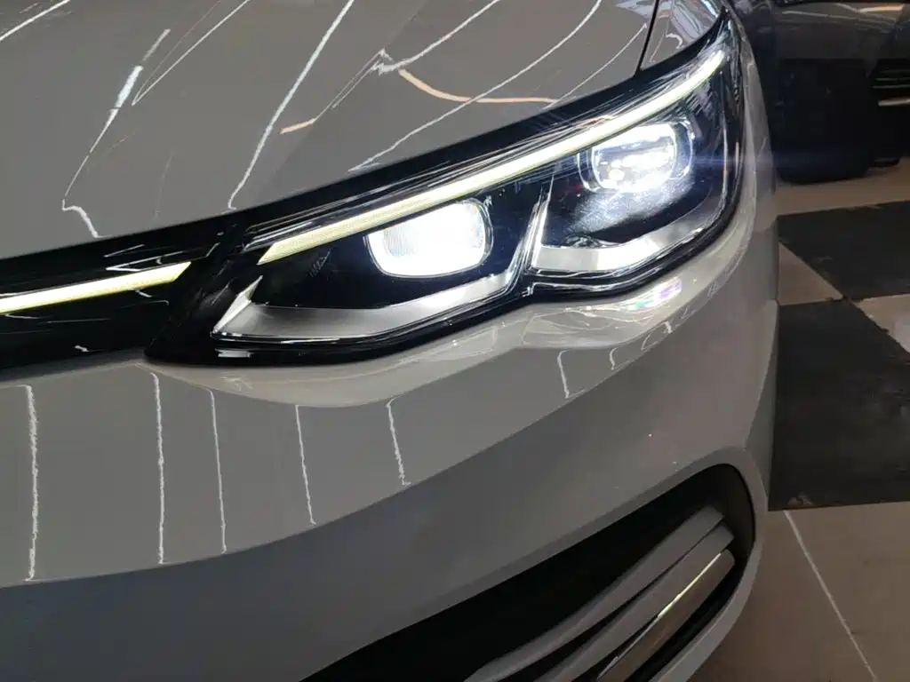 Volkswagen Golf — миниатюра 24