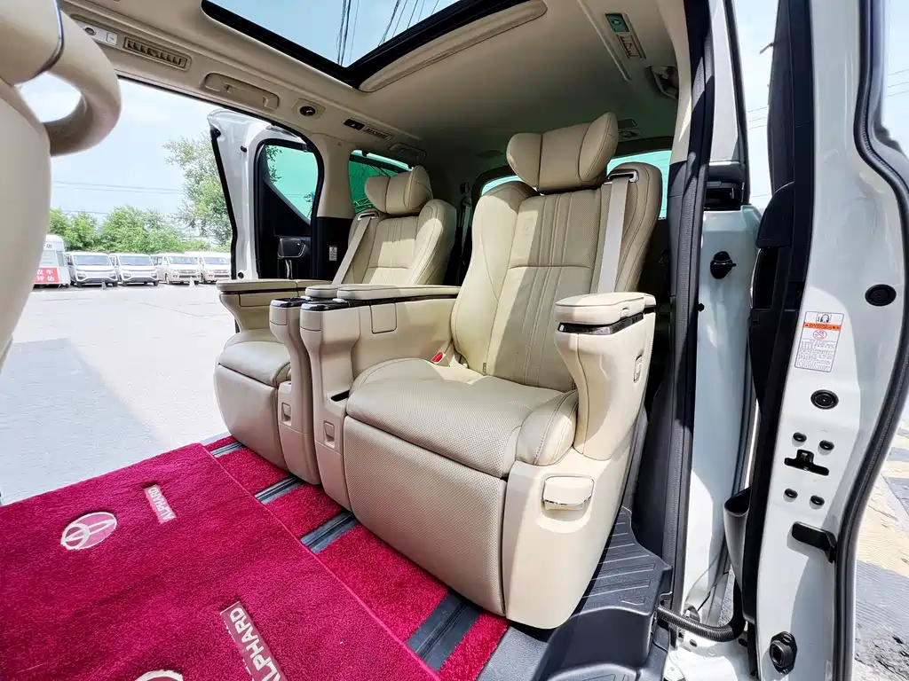 Toyota Alphard — фотографии объявления, Фото 12