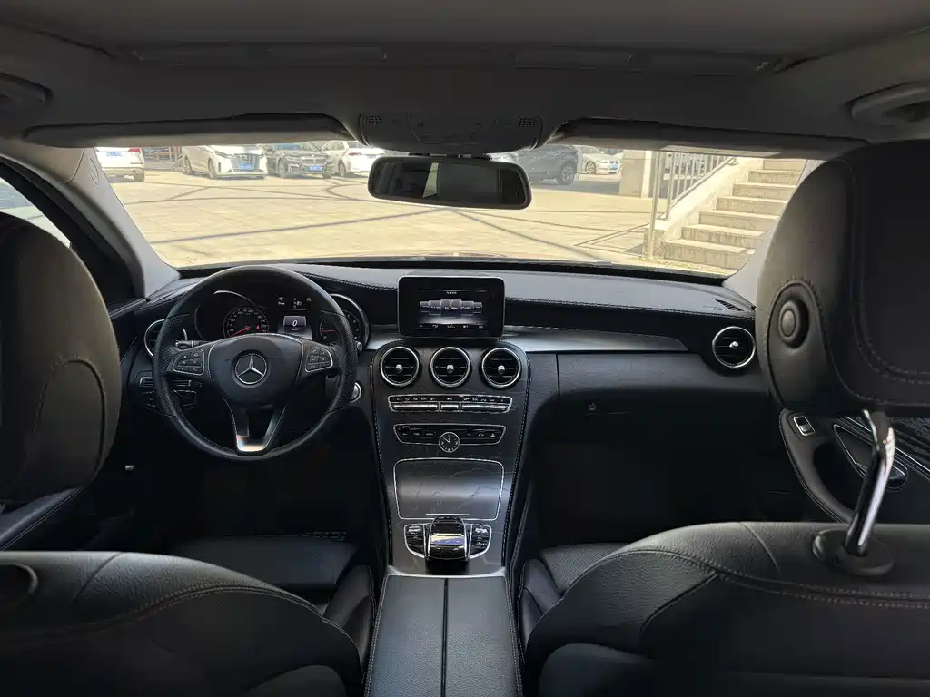 Mercedes-Benz C-Class — миниатюра 7