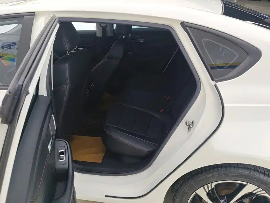 MG MG6 — миниатюра 11