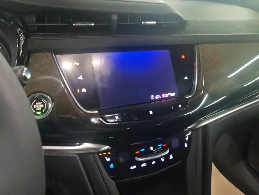 Cadillac XT6 — миниатюра 13