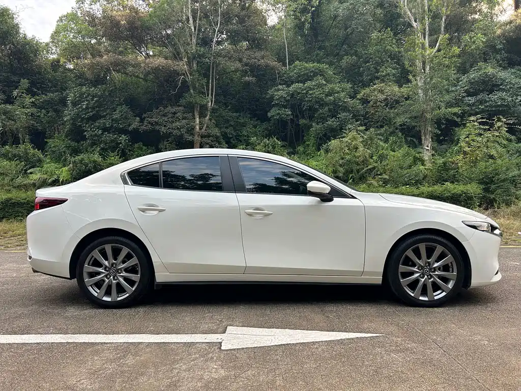 Mazda 3 Axela — миниатюра 6