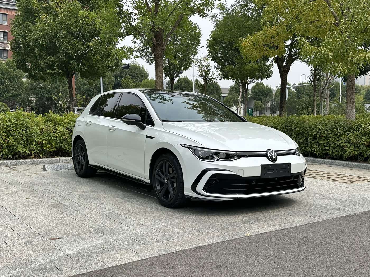 Volkswagen Golf 1.4 л 2022 г. Белый, пробег 36000 км