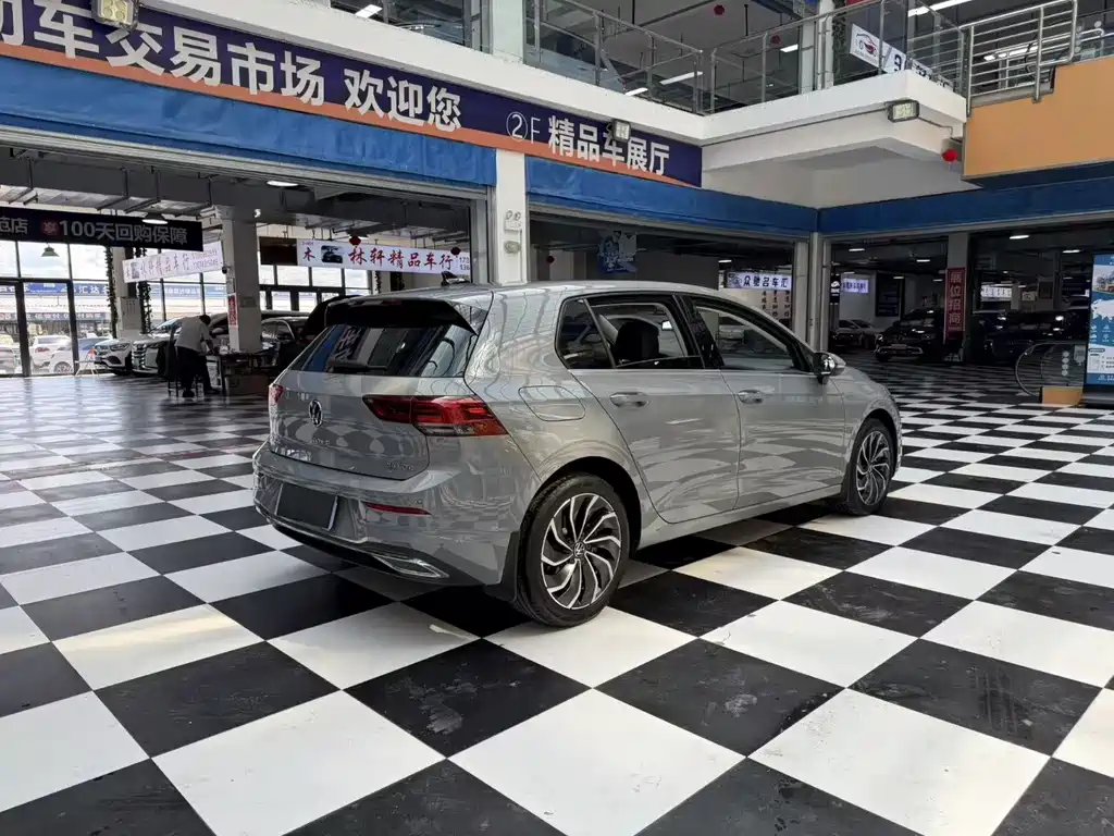 Volkswagen Golf — миниатюра 9