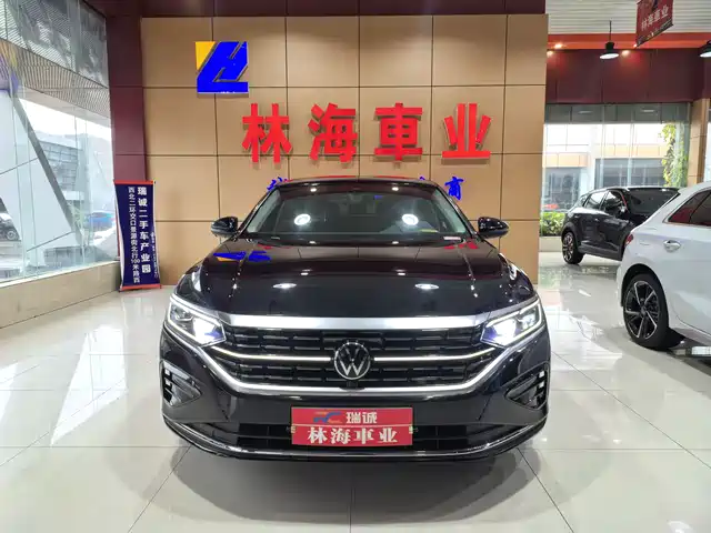 VOLKSWAGEN PASSAT 2023