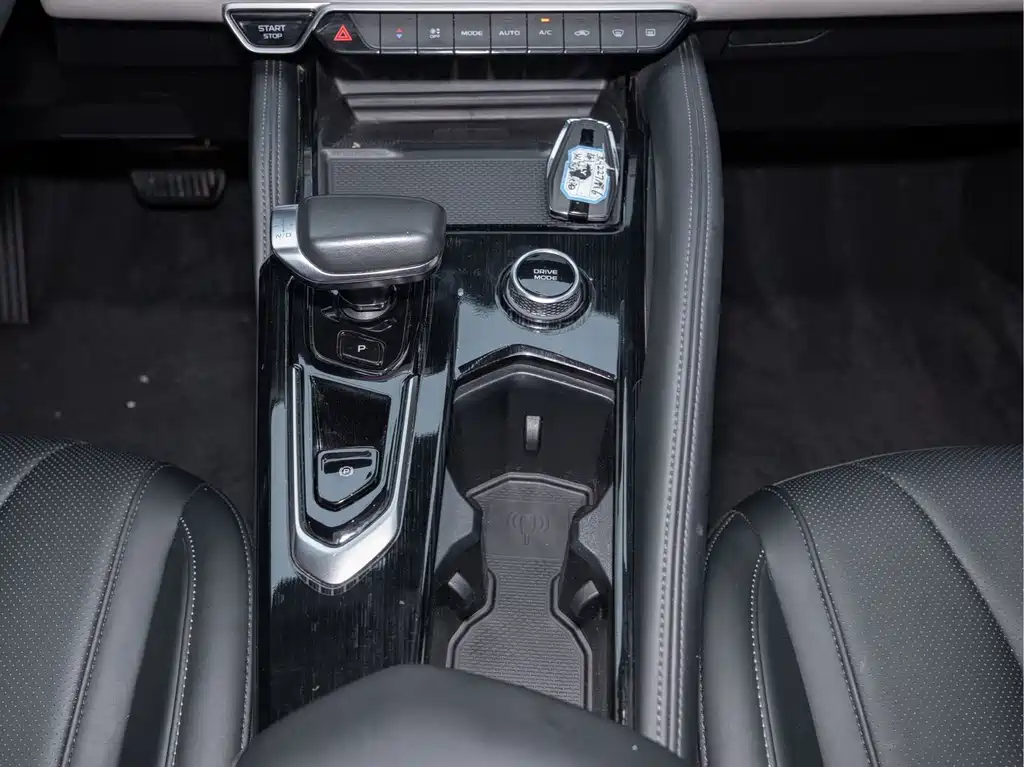 Geely Xingyue L — миниатюра 19