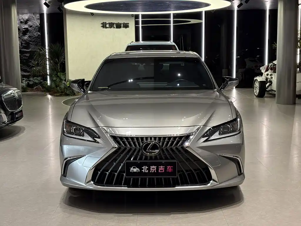 Lexus ES — миниатюра 2
