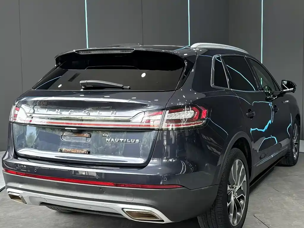 Lincoln Nautilus 2021 2.0T Premium