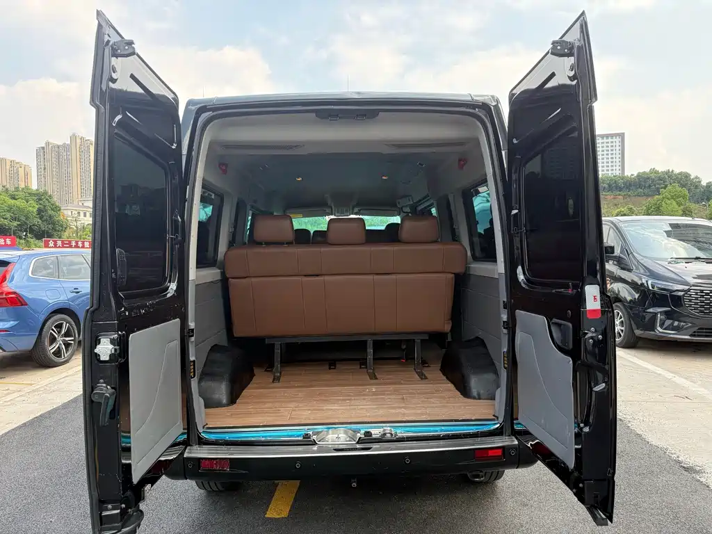 Maxus V80 2024 PRO 6AMT 147Ps 9 мест