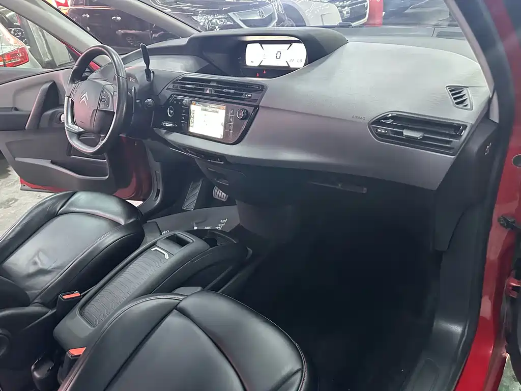 Citroen C4 Picasso — миниатюра 9