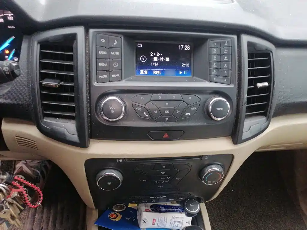Ford Everest — миниатюра 6