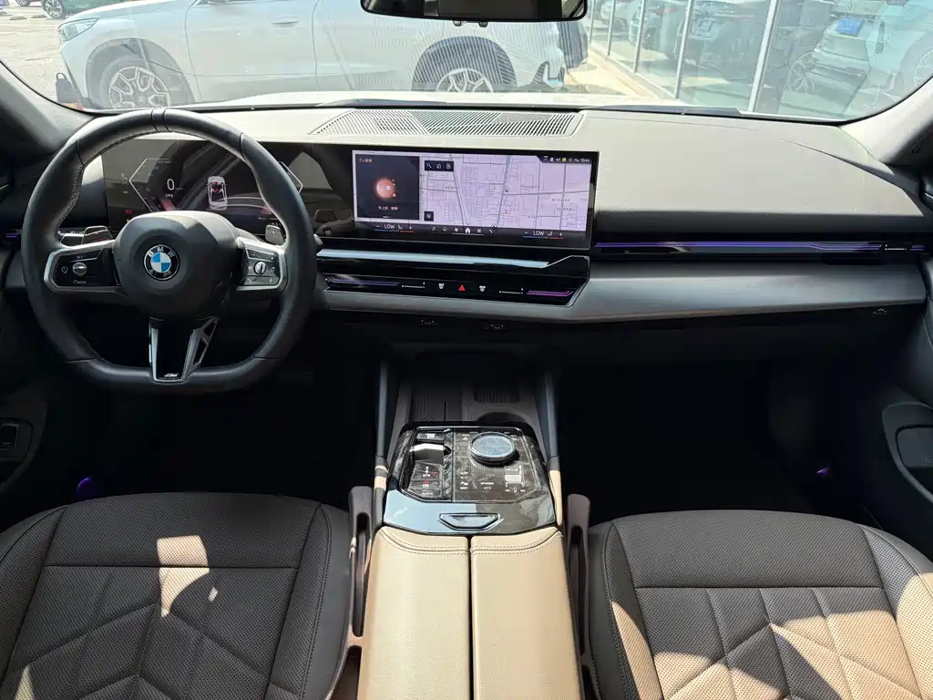 BMW 5 Series — миниатюра 5