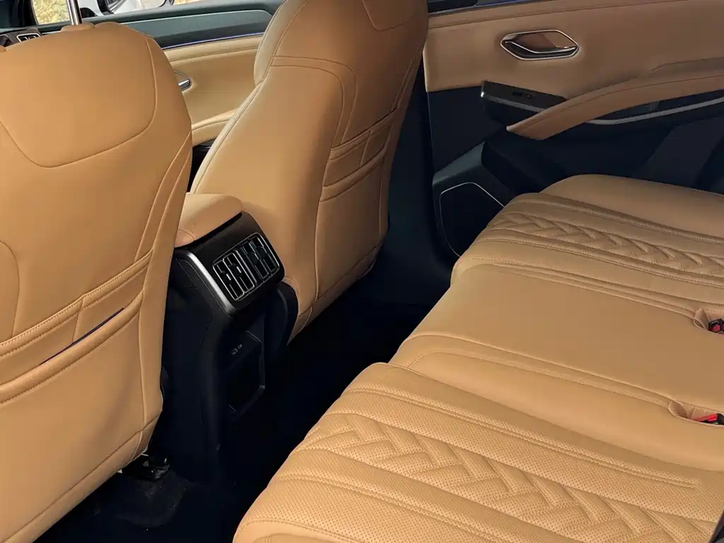 BYD L DM-i — миниатюра 8