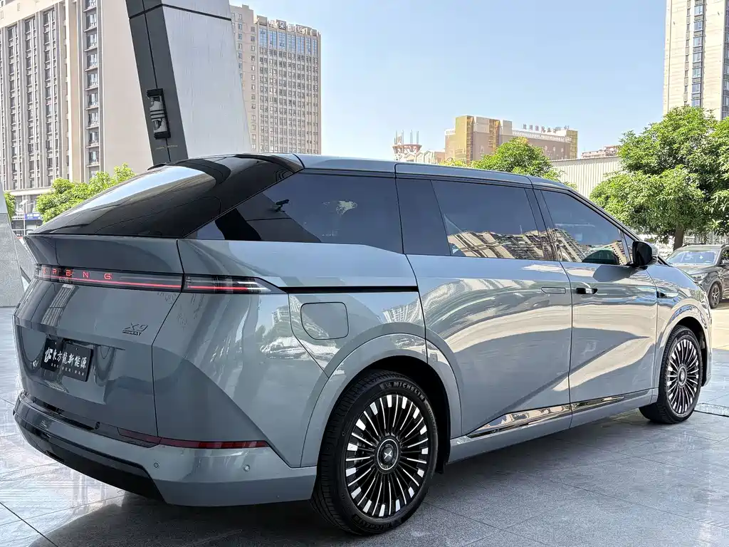 XPeng X9 — миниатюра 9
