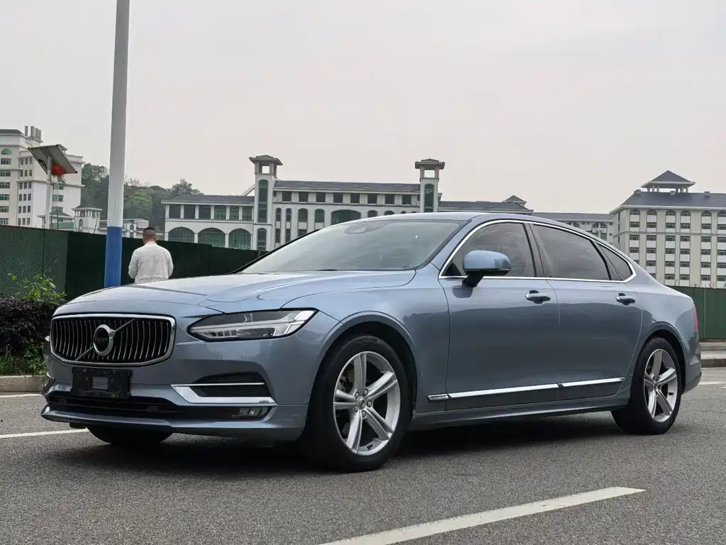 Volvo S90 2019