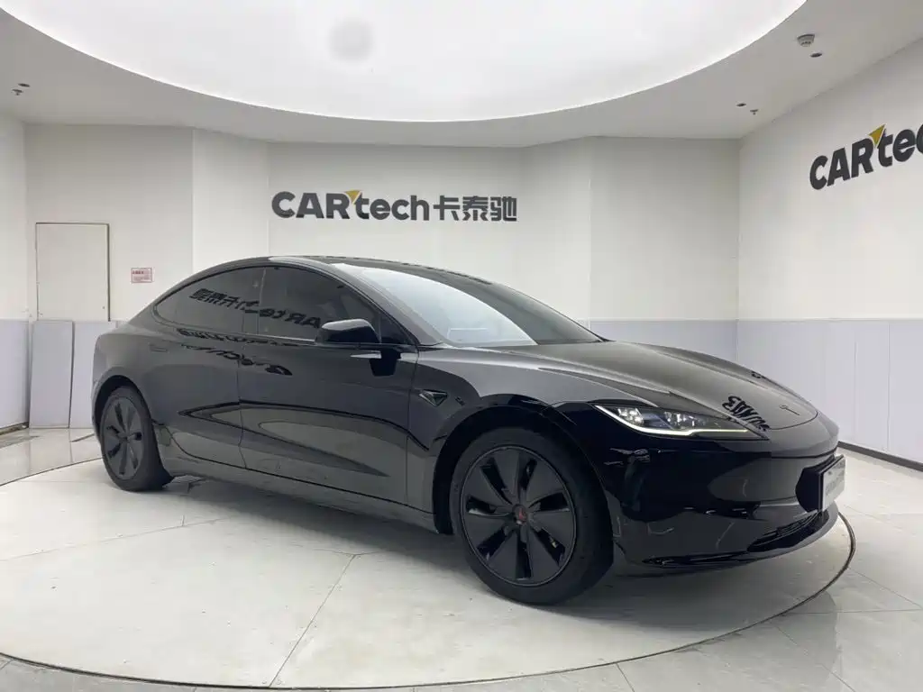 Tesla Model 3 — миниатюра 2