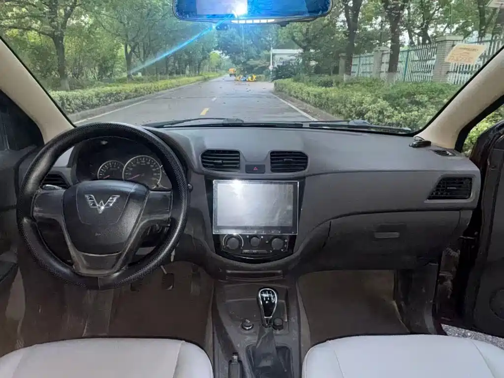 Wuling Hongguang — миниатюра 6