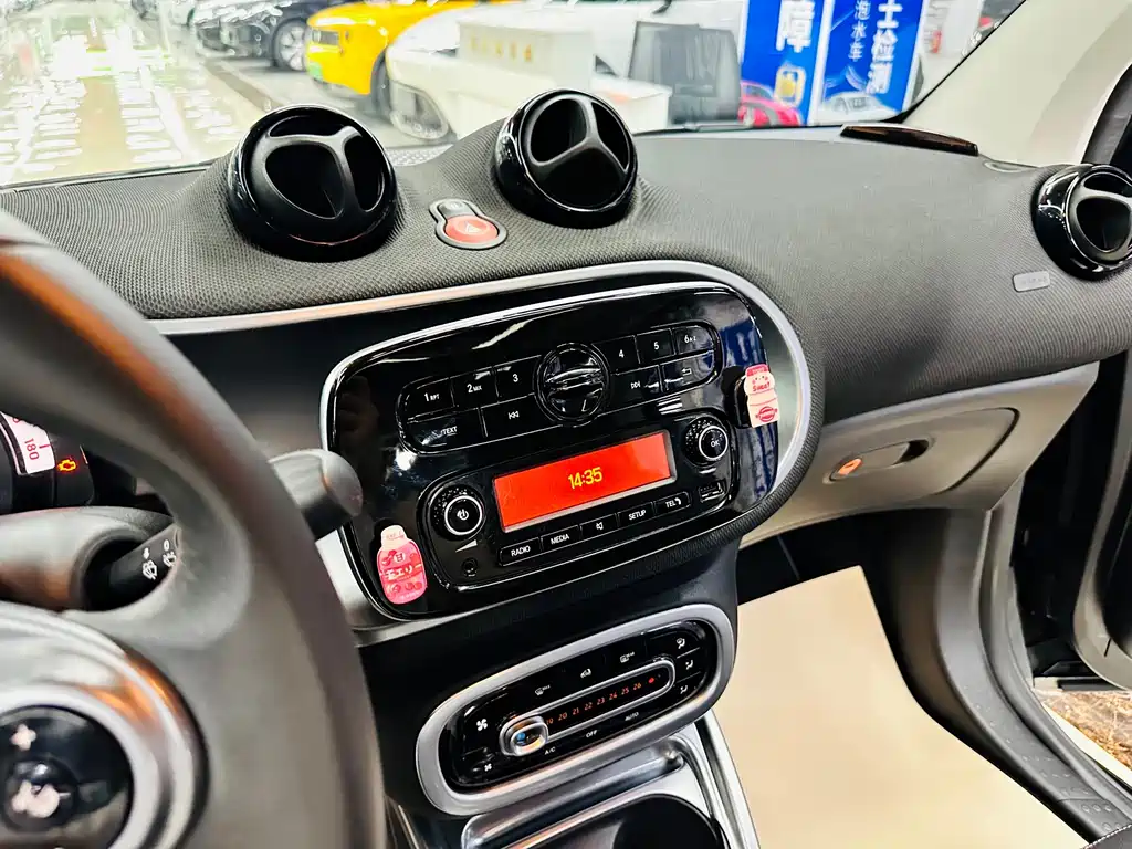 smart Smart Fortwo — миниатюра 36