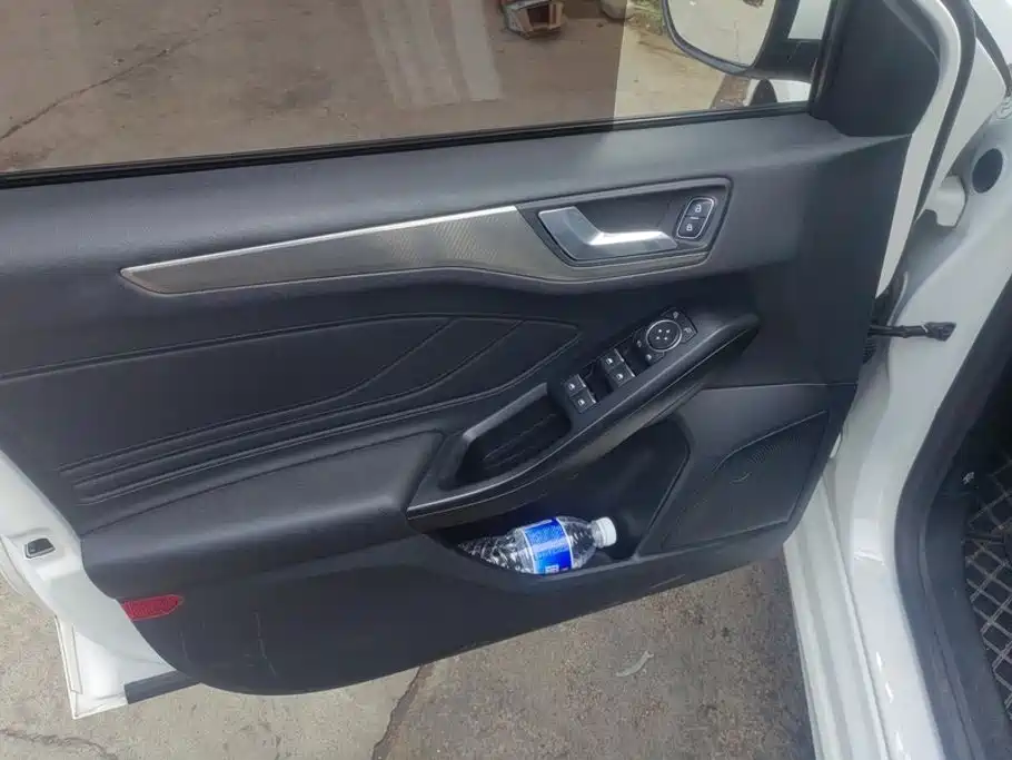 Ford Focus — миниатюра 7