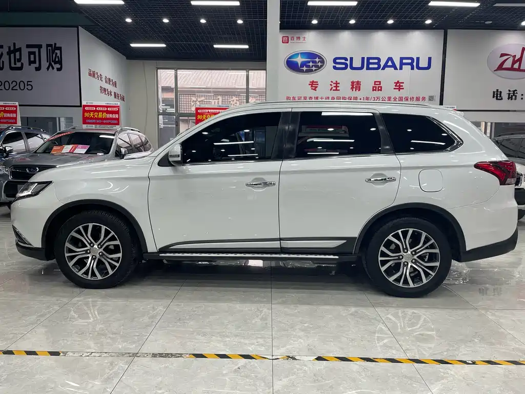 MITSUBISHI OUTLANDER