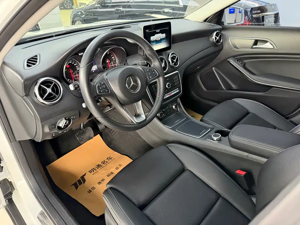 Mercedes-Benz GLA — миниатюра 7