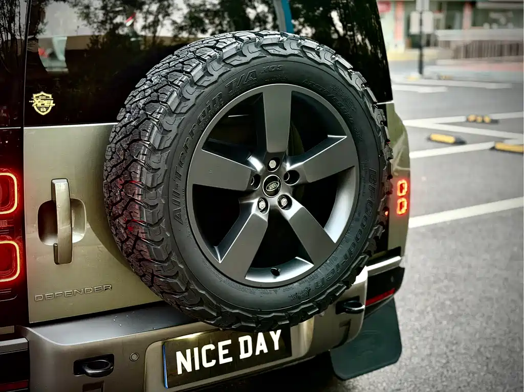 Land Rover Defender — миниатюра 11