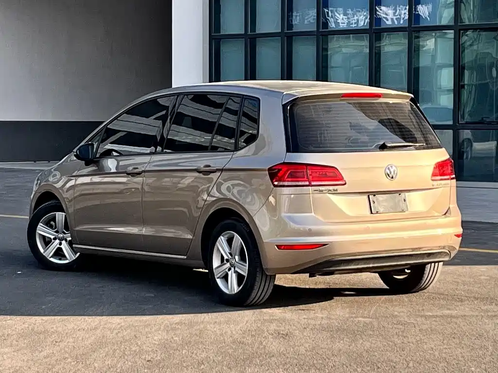 VOLKSWAGEN GOLF*JIAYU