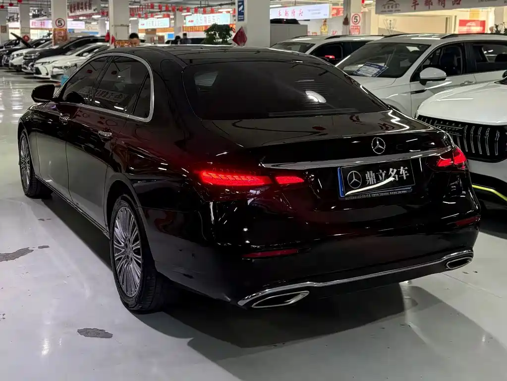 Mercedes-Benz E-Class — миниатюра 9