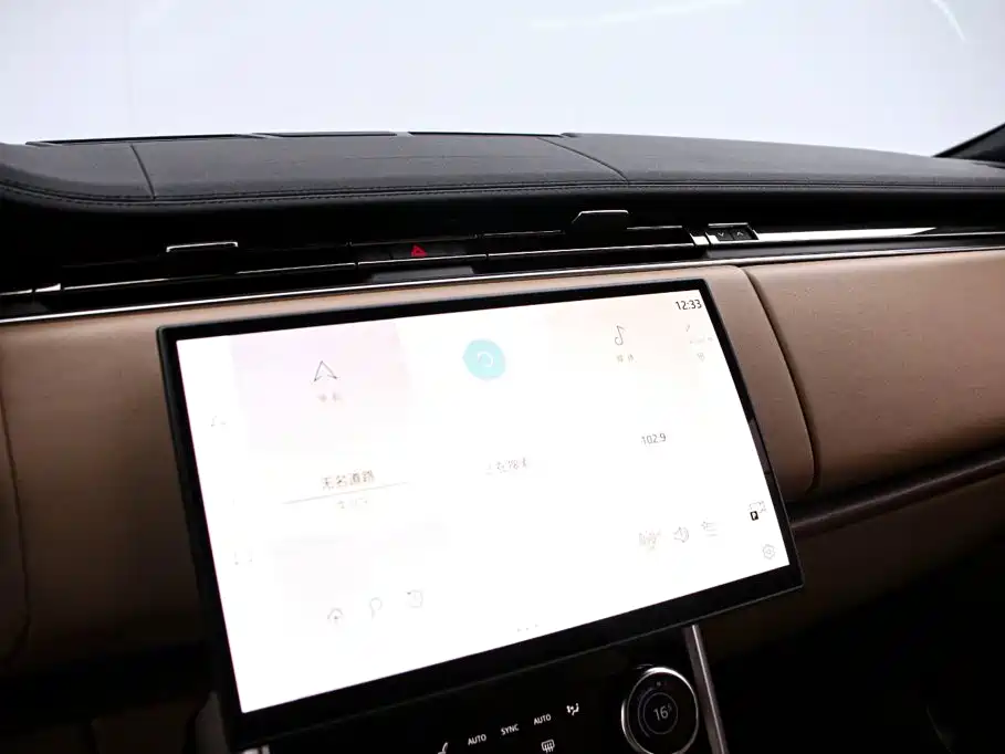 Land Rover Range Rover — миниатюра 8