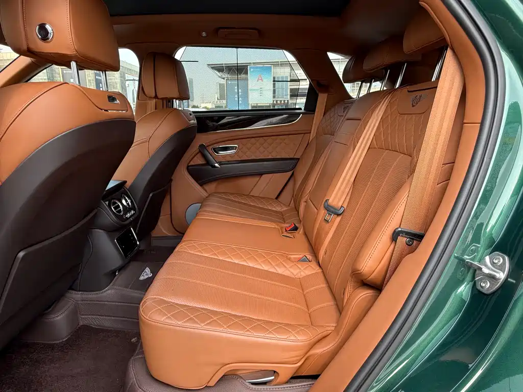 Bentley Bentayga PHEV — миниатюра 12