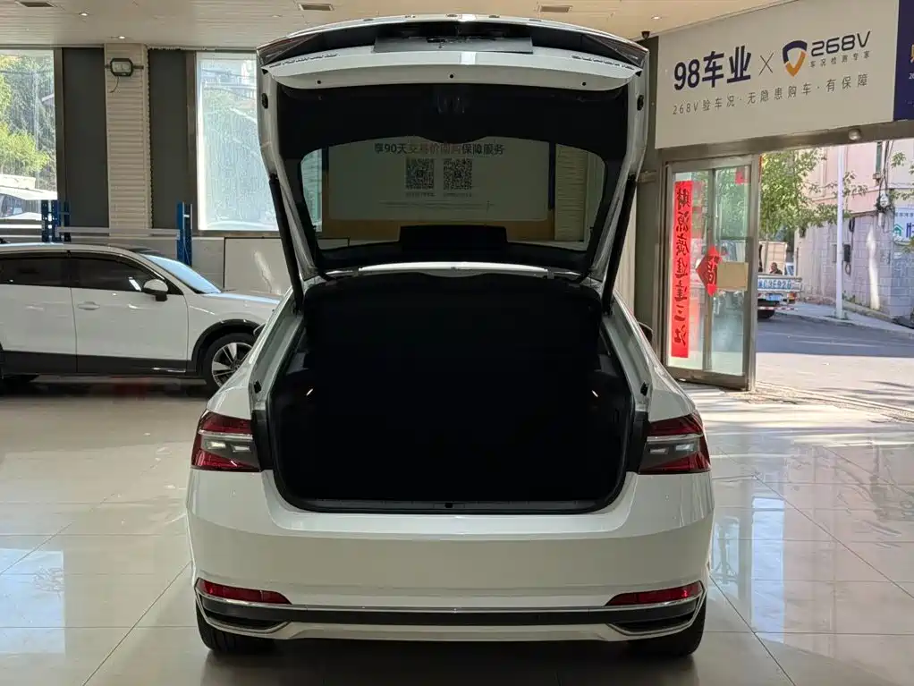 Skoda Superb — миниатюра 24