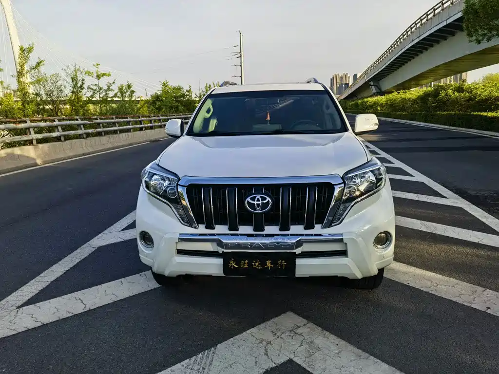 Toyota Land Cruiser Prado 2014 2.7L AT Luxury