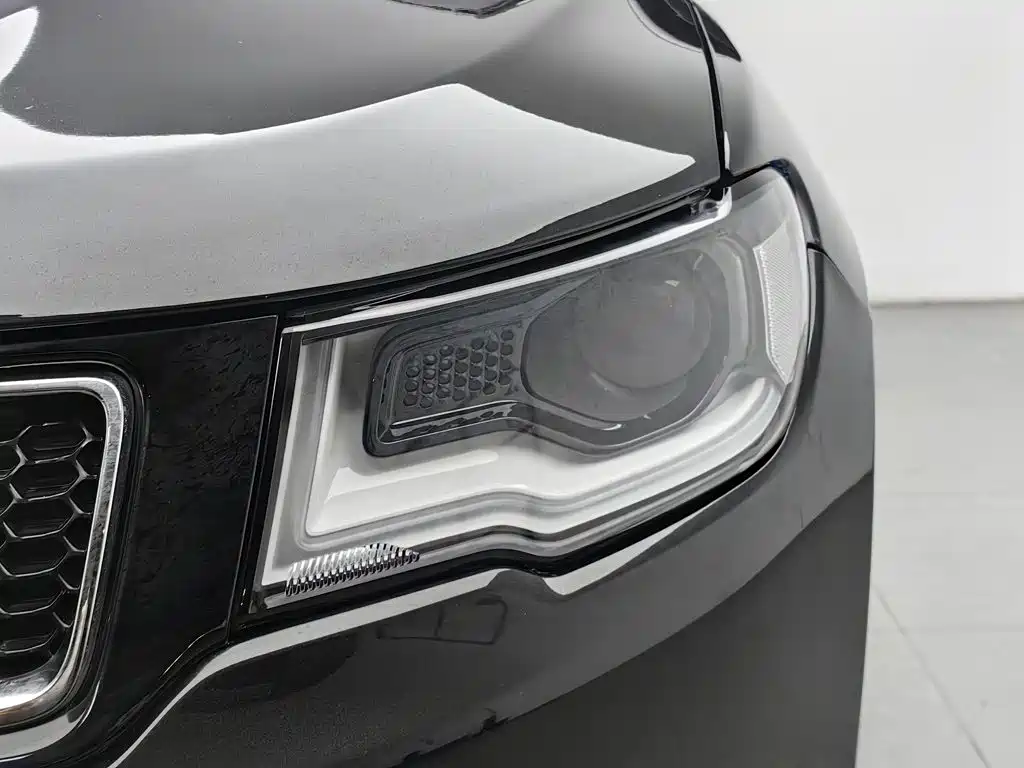 Jeep Compass — миниатюра 7