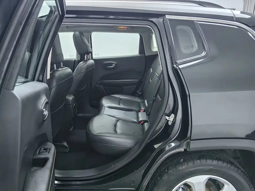 Jeep Compass — миниатюра 15