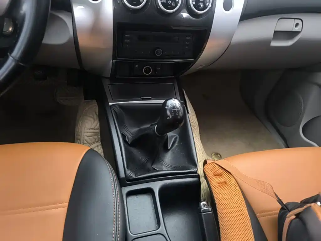 Mitsubishi Pajero Sport — миниатюра 14