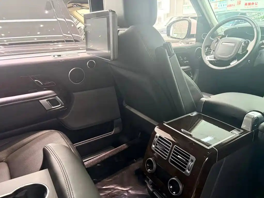Land Rover Range Rover — миниатюра 14